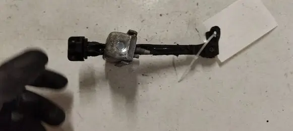 Opel Astra J Front door check strap stopper 13363546