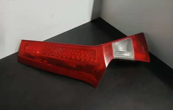 Volvo XC70 Tailgate rear/tail lights 30678545 SAEE0E000 30678547