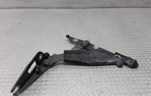 Audi A4 S4 B6 8E 8H Tailgate/trunk/boot hinge 8E5827301C