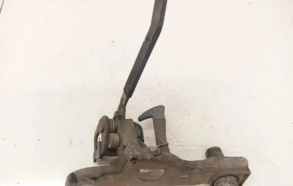 Skoda Superb B5 (3U) Engine bonnet/hood lock/catch 3U0823480B