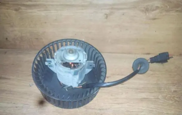 Ford Puma Heater fan/blower 0126003