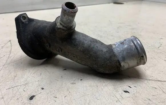 Coolant pipe/hose