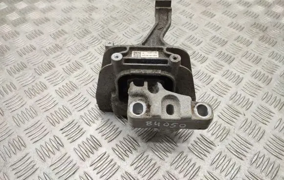 Engine mount bracket