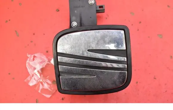 Seat Ibiza III (6L) Tailgate/trunk/boot exterior handle 6L6827573B