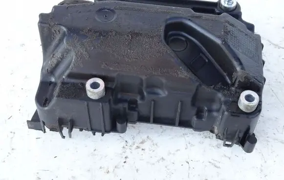 Volkswagen Tiguan Intake resonator 03C145650B