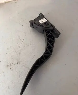 Chrysler 300 - 300C Accelerator throttle pedal 04861714AA 6PV93390304 53505