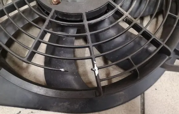 KIA Sorento Electric radiator cooling fan