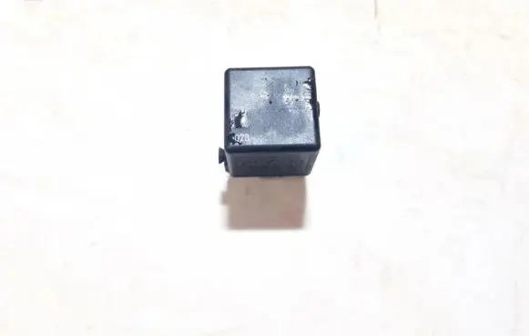 Mercedes-Benz C W202 Other relay 0025421319
