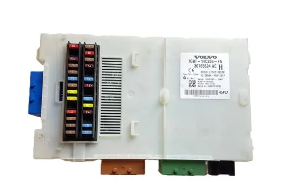 Volvo V70 Fuse module 7G9T14C256FA