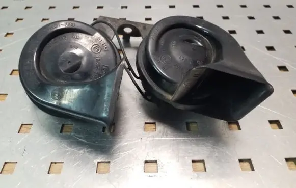 Chrysler Grand Voyager IV Horn signal 05082061AA