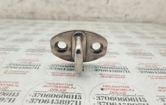 Audi Q7 4L Front door lock loop/hook striker 8Z0837033A