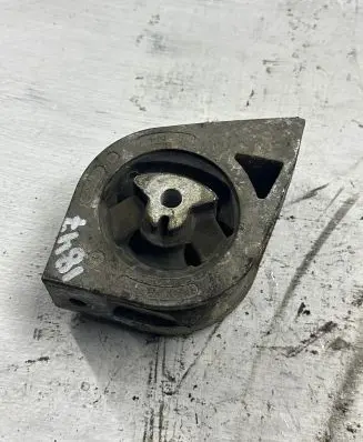 Mercedes-Benz A W168 Engine mount bracket A1682400618