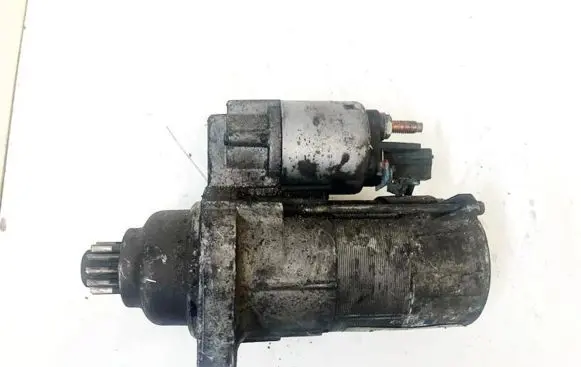 Volkswagen Golf V Starter motor 02M911023N D7GS10
