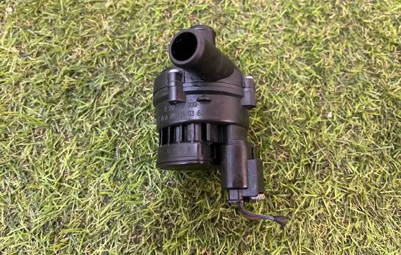 Mercedes-Benz GL X164 Electric auxiliary coolant/water pump A2118350364