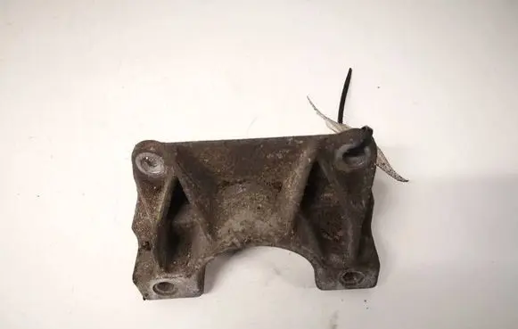 Renault Scenic I Engine mounting bracket 