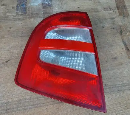 Skoda Fabia Mk1 (6Y) Rear/tail lights TK194853
