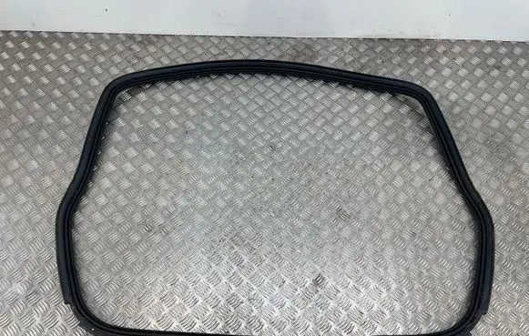 BMW 2 F45 Trunk rubber seal (body) 7440480