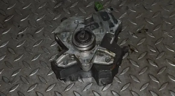 Volvo XC60 Fuel injection high pressure pump 0445010111 30756125