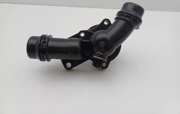 BMW 3 E46 Thermostat housing 1436824 1437040