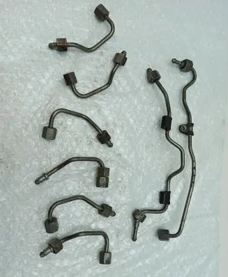 Jeep Grand Cherokee (WK) Fuel injector supply line/pipe 