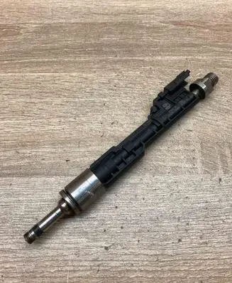 BMW 3 F30 F35 F31 Fuel injector 0261500260 13648625397 0600261