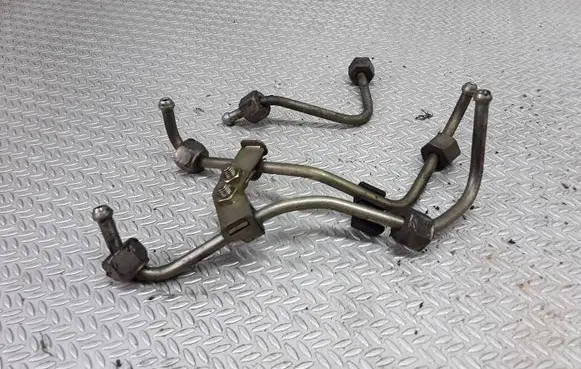 Opel Astra H Fuel injector supply line/pipe 