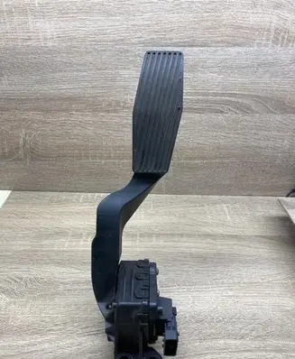 Opel Zafira B Accelerator throttle pedal 9202341BT