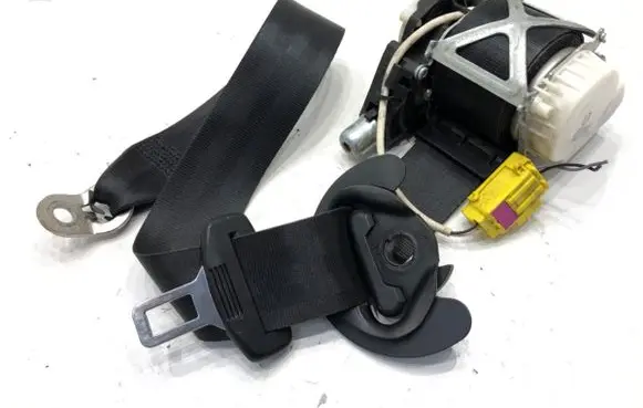 Volkswagen PASSAT CC Front seatbelt 3C1857706R