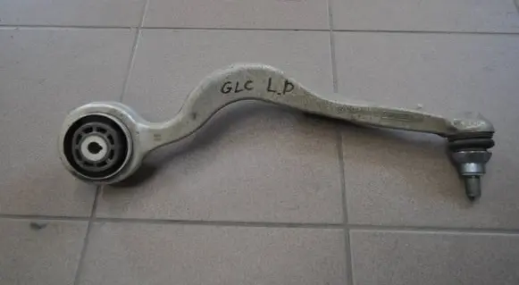 Mercedes-Benz E W213 Front lower control arm/wishbone 2130100