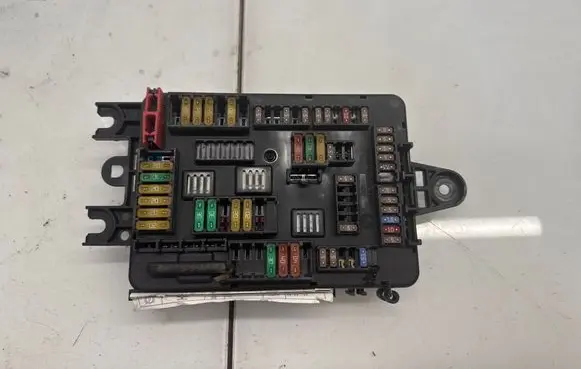 BMW 4 F32 F33 Fuse module 9389070