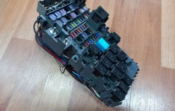 Mazda 6 Fuse module 591940YA1 99464W