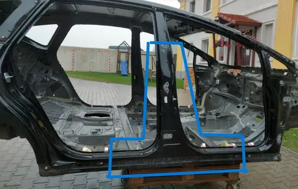 Toyota Prius+ (ZVW40) Other sill/pillar trim element