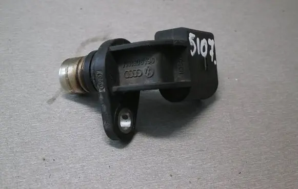 Volkswagen PASSAT B5.5 Camshaft position sensor 06A905161A