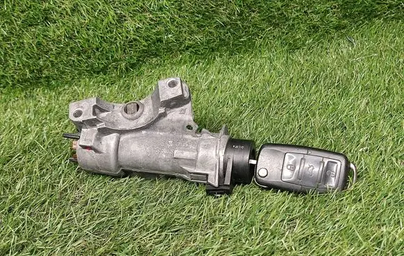 Skoda Fabia Mk2 (5J) Ignition lock 4B0905851C