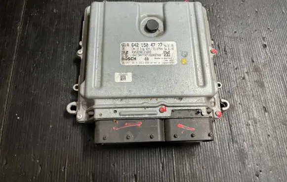 Mercedes-Benz E W211 Engine control unit/module ECU A6421504777 0281013993