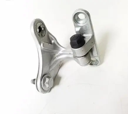 Mercedes-Benz S W220 Front door lower hinge 