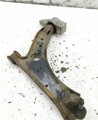 Skoda Octavia Mk2 (1Z) Front lower control arm/wishbone