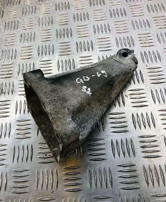 Mercedes-Benz C W204 Engine mounting bracket A6462230704