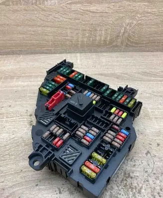 BMW 5 F10 F11 Fuse module 9252813 1670498