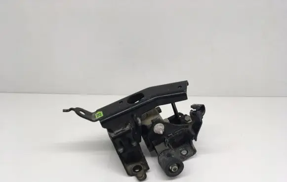 Toyota Auris E180 Engine mounting bracket