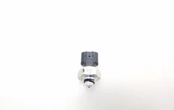 Toyota RAV 4 (XA40) Air conditioning (A/C) pressure sensor 8871933020
