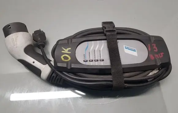 BMW i3 Electric car charging cable 8608170