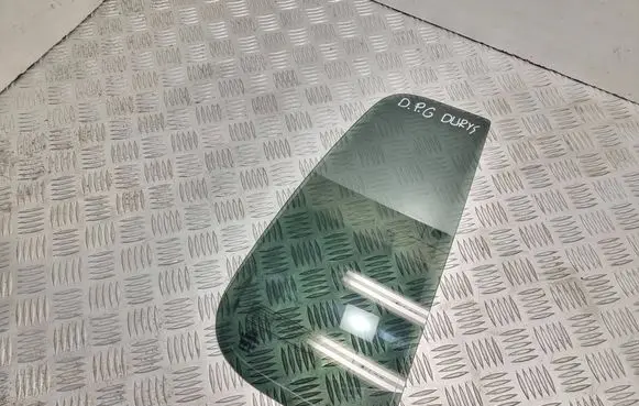 Rear vent window glass