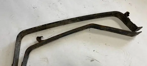 Opel Astra H Fuel tank mounting bracket 