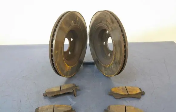 Toyota Avensis T270 Front brake disc