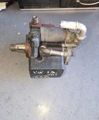 Volkswagen Caddy Fuel injection high pressure pump 03L130755AL 110314180211 V100S9R07