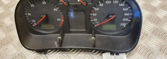 Volkswagen Golf IV Speedometer (instrument cluster) 1J0919861B