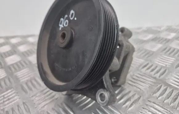 Mercedes-Benz E W212 Power steering pump A0064666801