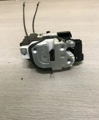 Peugeot 4007 Front door lock