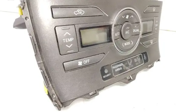 Toyota Auris 150 Climate control unit 5590002220B 7D2861100HQJB